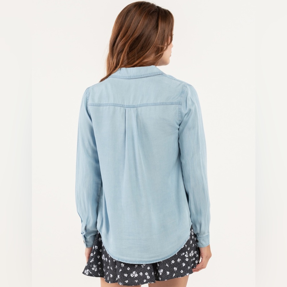 NWT LOVE TREE Women’s Tencel Denim Womens Button Up
Shirt Size Large - Picture 13 of 14